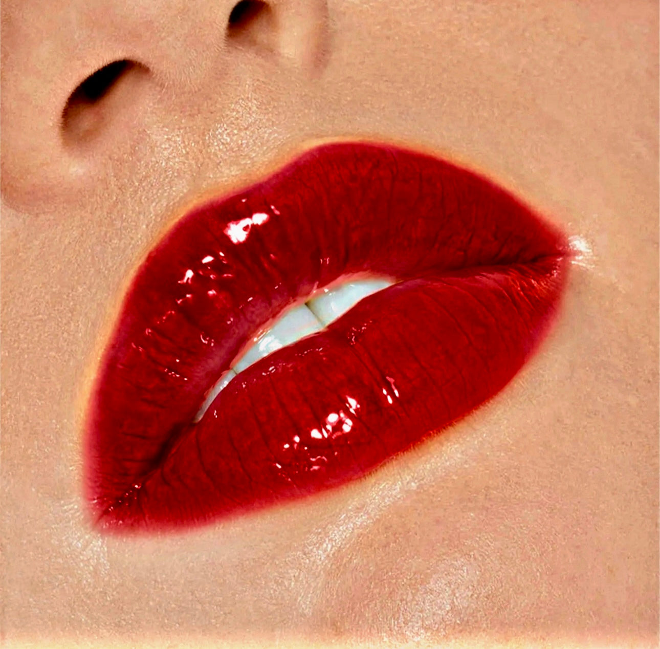 Razzle Dazzle | Lip plumping Gloss